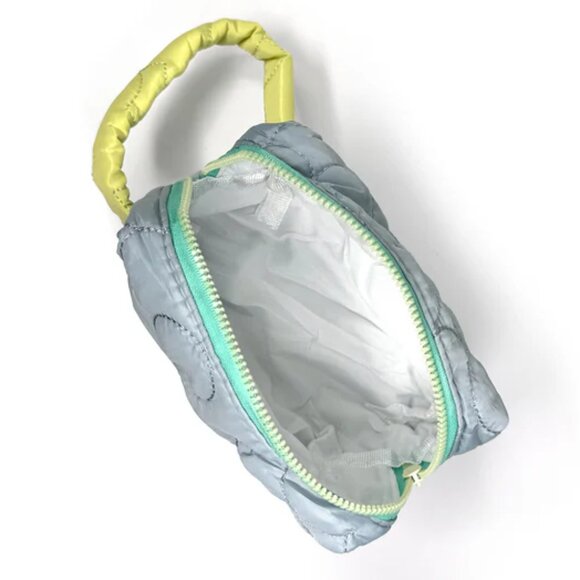 NWT Puffy Daisy Embroidered Y2K Blue Makeup Bag - Picture 3 of 7